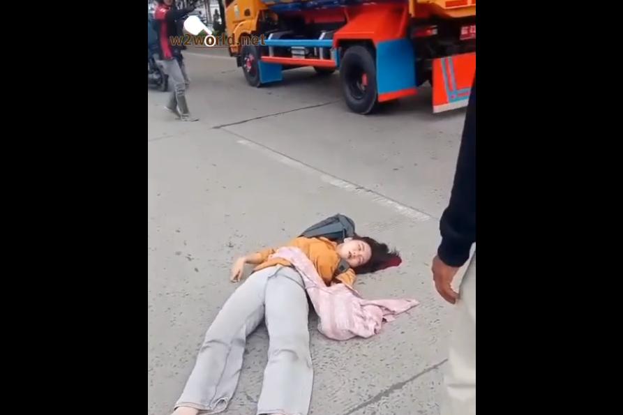 Woman Suffers Seizures After Motorcycle Accident in South Sumatra, Indonesia