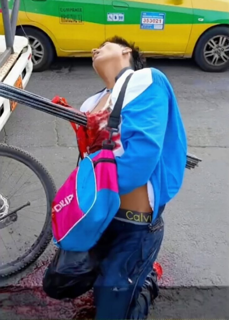 Cyclist Killed Instantly in Ecuador as Metal Rods Pierce Chest in Head-On Truck Collision 01