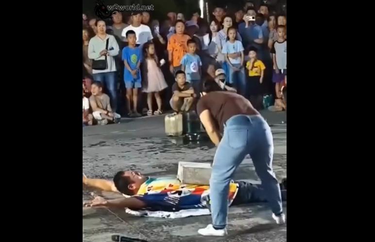 He chose a stupid partner when performing a street circus