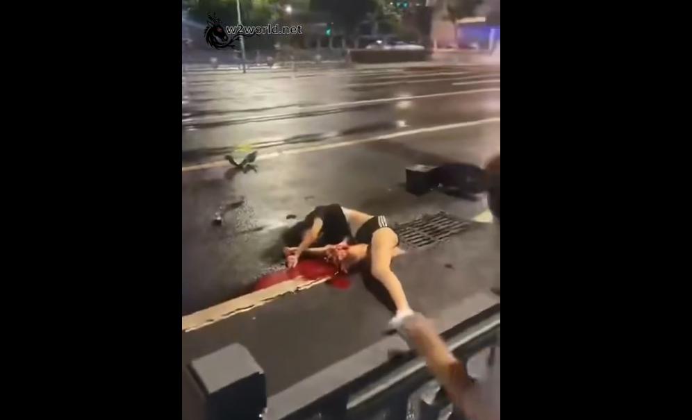 Accident in China: Young woman's leg crushed